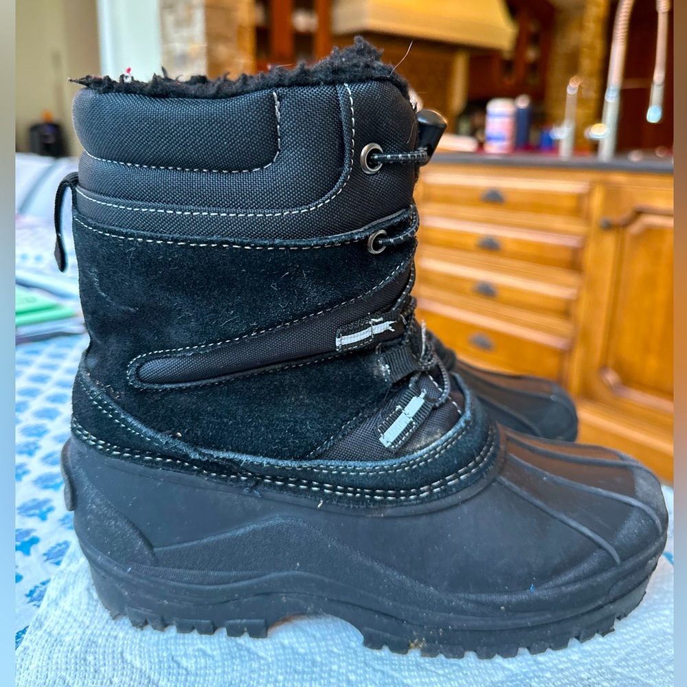Lands End Big Kids Expedition Insulated Winter Snow Boots. Sz 4 youth